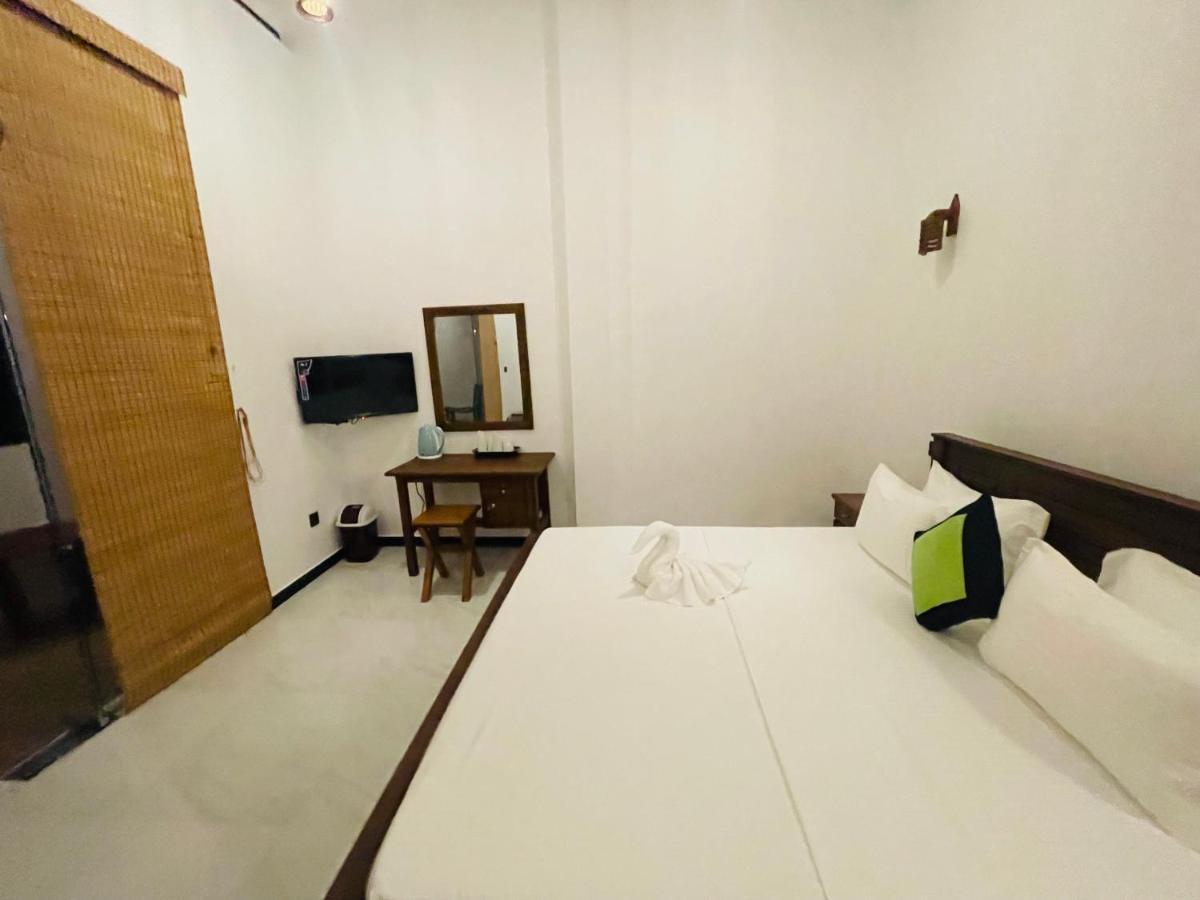 Dk Zur Einkehr Hotel Ahangama Dış mekan fotoğraf