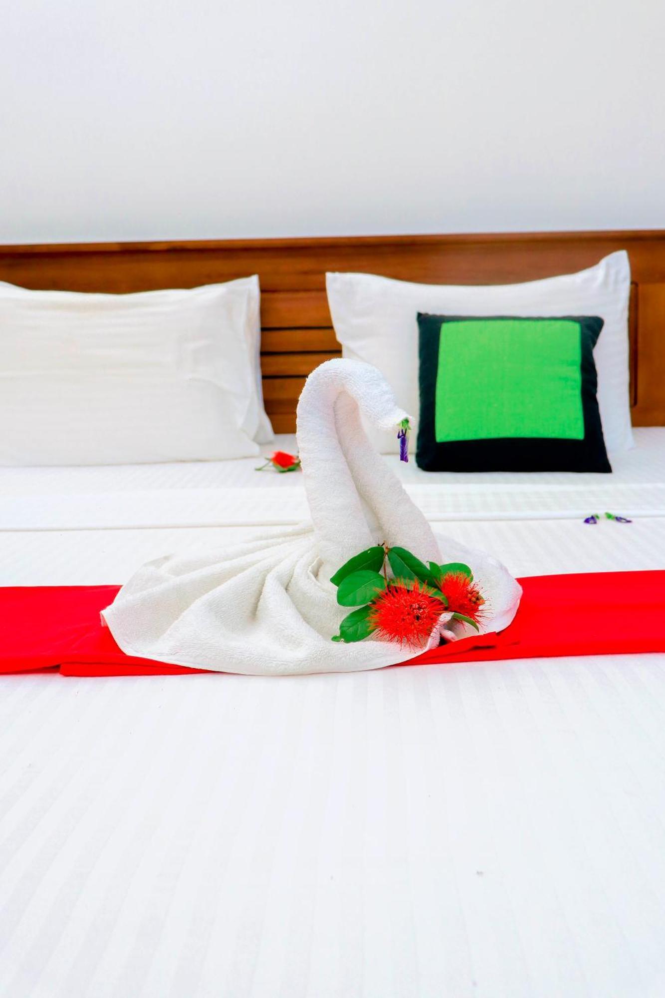 Dk Zur Einkehr Hotel Ahangama Dış mekan fotoğraf