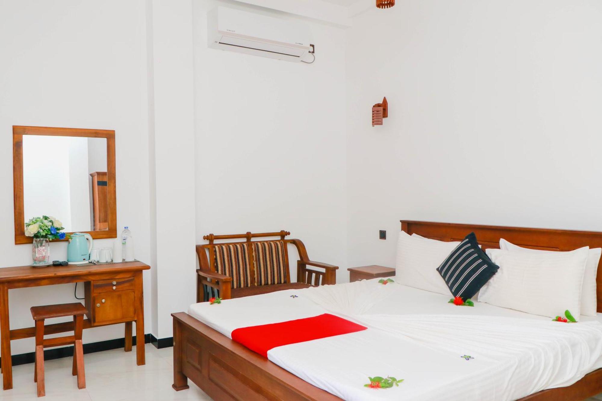 Dk Zur Einkehr Hotel Ahangama Dış mekan fotoğraf